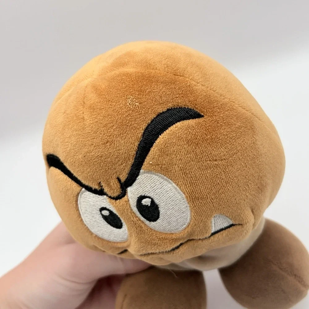 Club Mochi Mochi Super Mario Bros Goomba 6